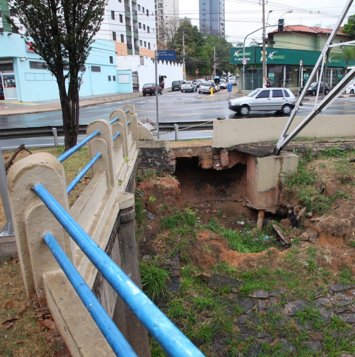  Prefeitura projeta trocar asfalto por concreto no cruzamento da Av. Anchieta com Orozimbo Maia