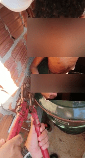 Menino no barril: sargento relata o que viu na casa da família