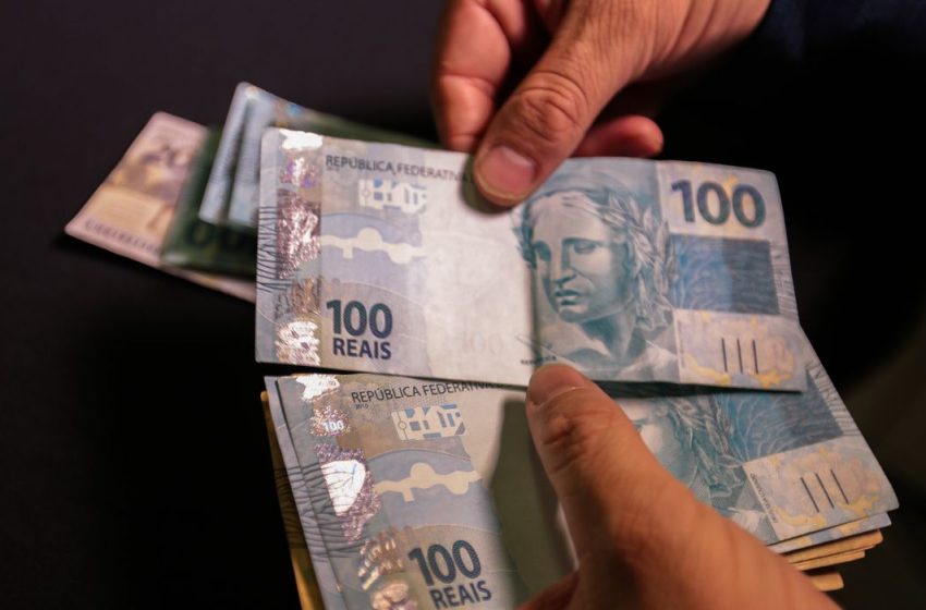 Governo reserva verba para retomada de programa de suspensão e redução de salários