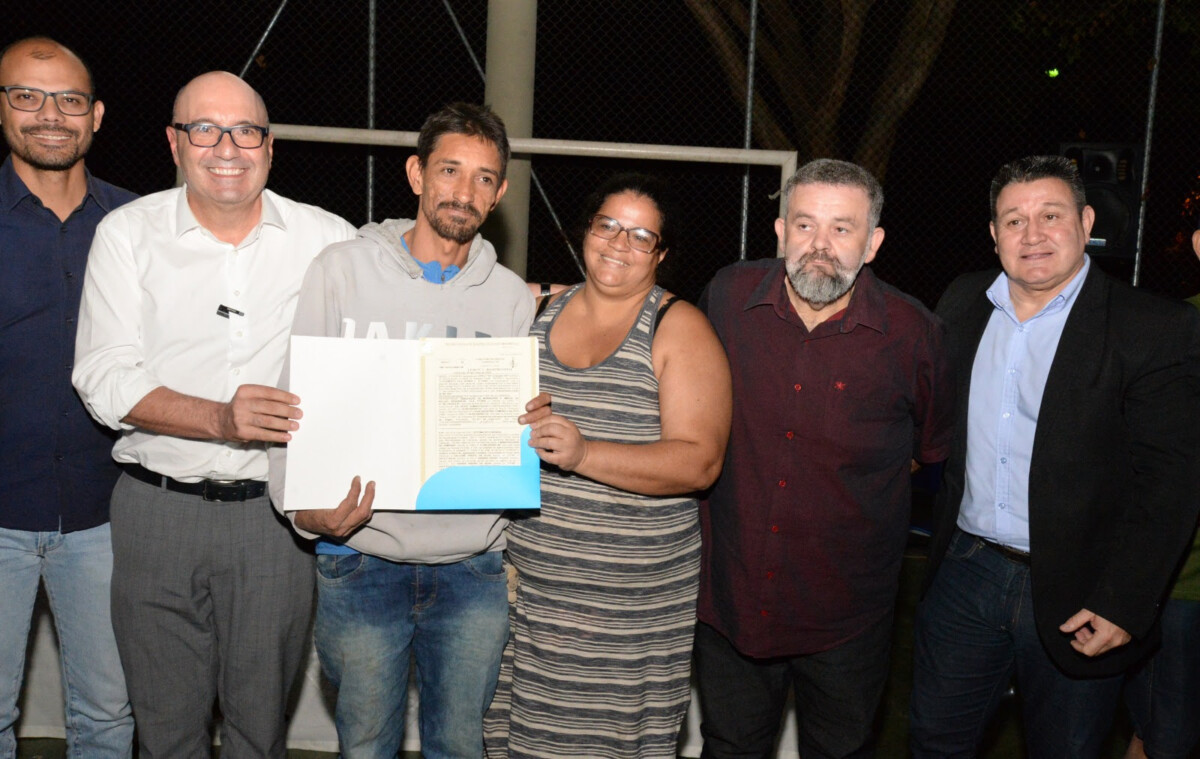 Prefeitura de Campinas entrega tírulos de posse para regularização da Vila Vitória