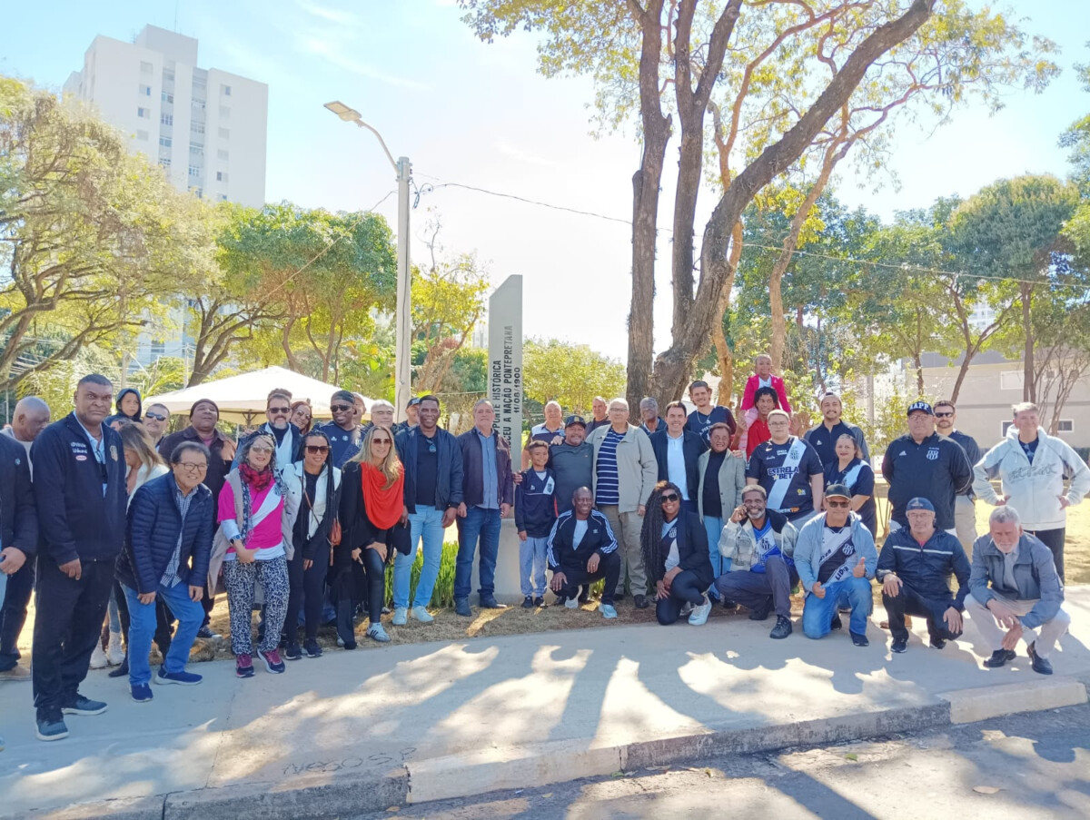 Ponte Preta celebra 124 anos de fundação com praça reformada e totem na via que deu origem ao nome