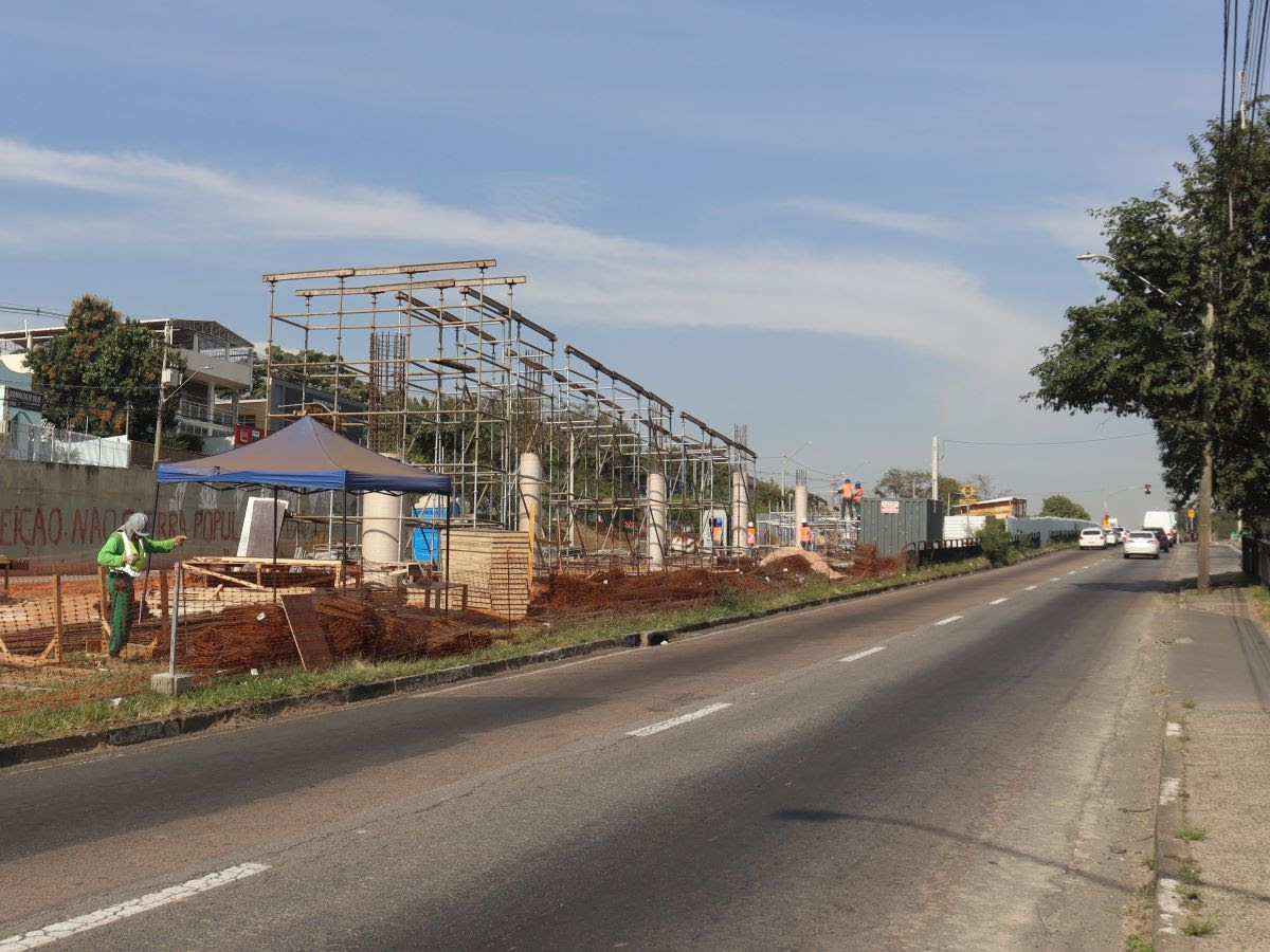 Obras do BRT interditam faixa de rolagem na Av. John Boyd Dunlop nesta quinta, dia 15/08