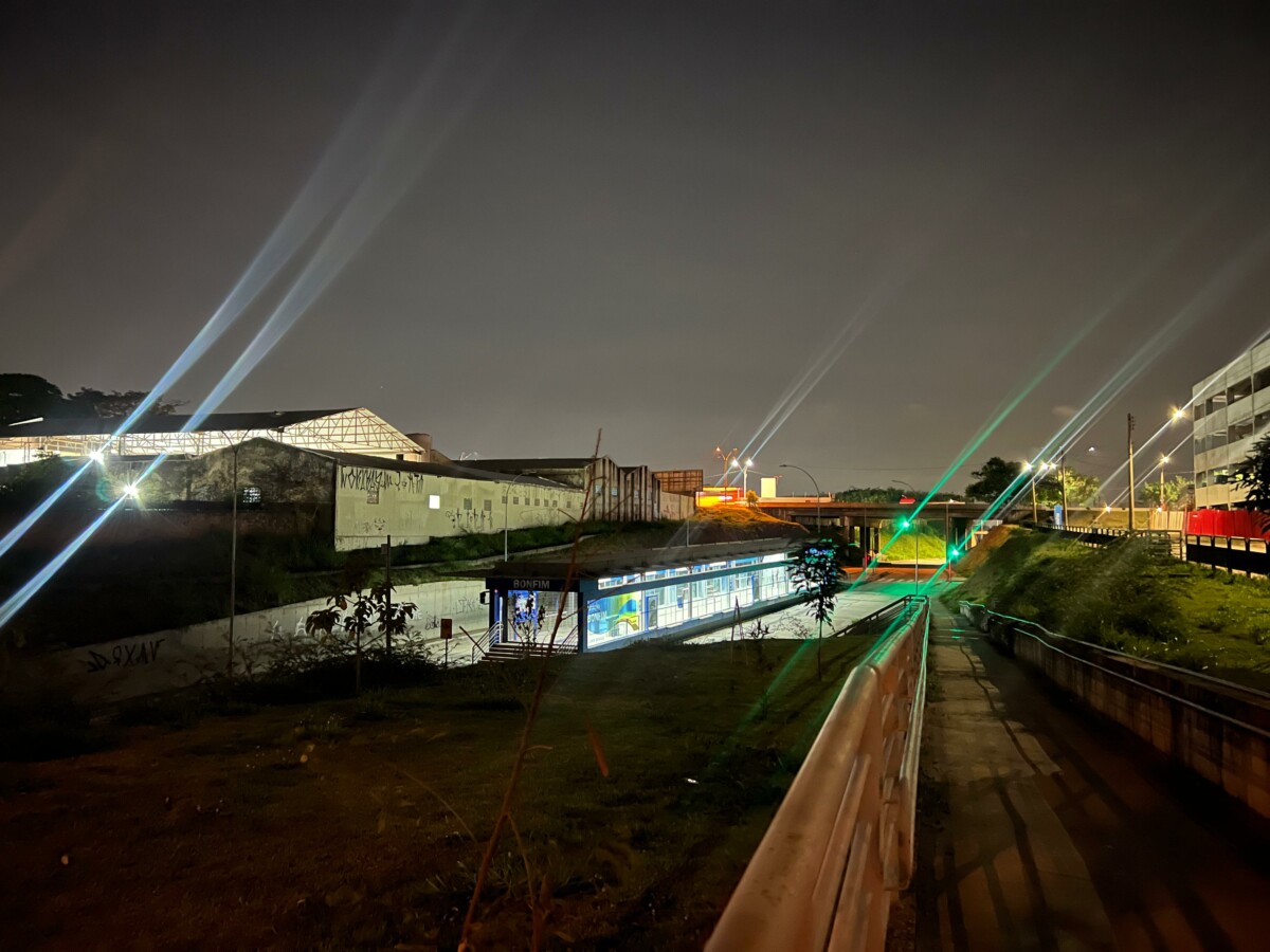 Escuridão persiste nos corredores BRT; Entorno da estação Bonfim está no escuro pela terceira vez