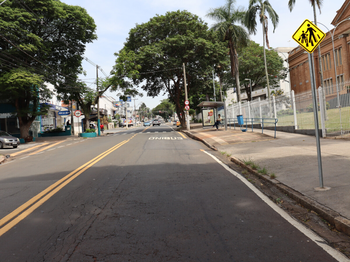 Mais um trecho da Avenida Brasil em Campinas é interditado para obras de piso em ponto de ônibus