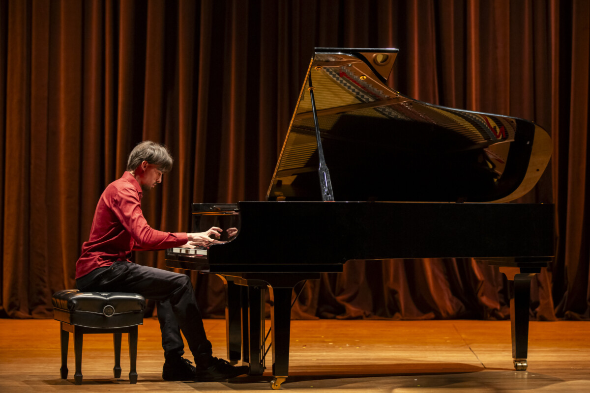 Teatro Castro Mendes receberá pianista no projeto “Rock ao Piano” nesta quarta, 16/10