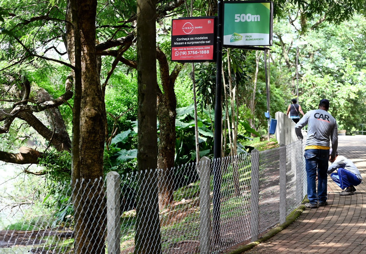 Prefeitura coloca cerca de arame ao redor da Lagoa do Taquaral