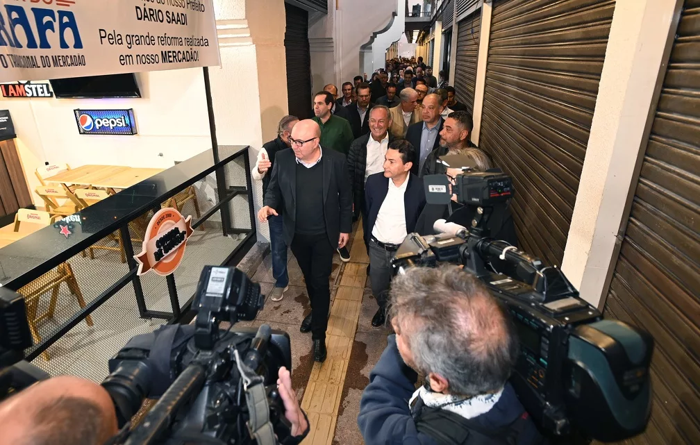 Prefeito visita obras atrasadas do Mercado Municipal em Campinas; Espaço já teve alagamento