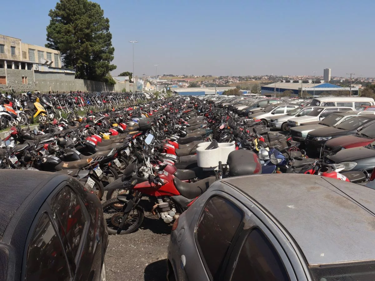 Emdec anuncia novo leilão de carros e motos de seu pátio; Veja quantidades de lotes