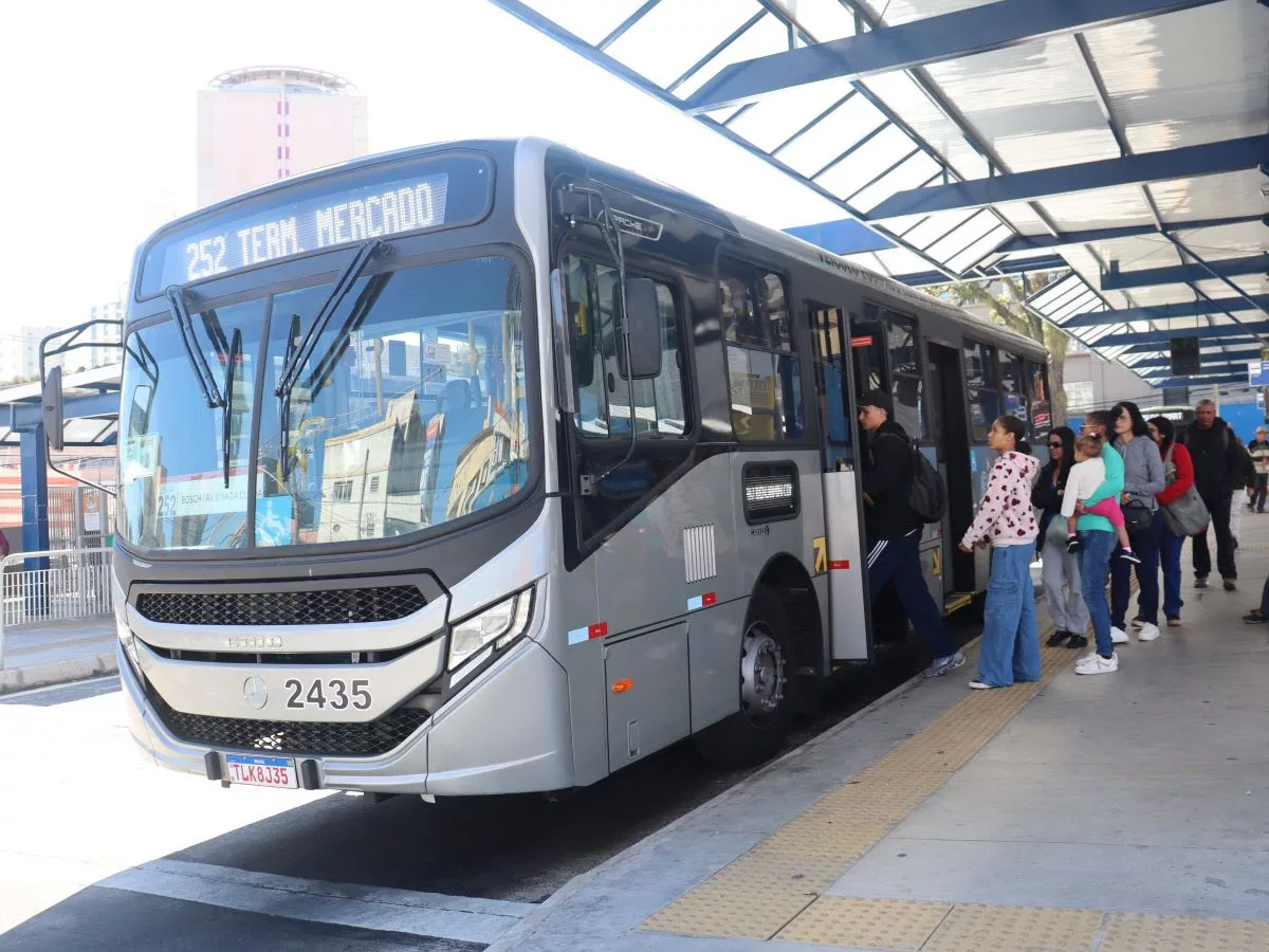 Emdec faz mudança completamente sem sentido em duas linhas de ônibus, e acaba com sistema especial